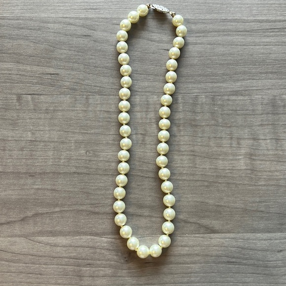 Pearl Necklace - Picture 1 of 5